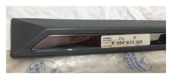 Citroen GS LEFT Hand Front Door Moulding (GREY) - Part No: 7G P 5 454 932 106
