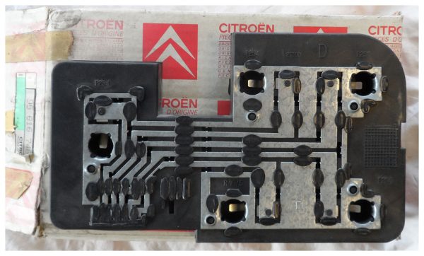 BX Bulb Holder (right side) -  Part No : 95616748