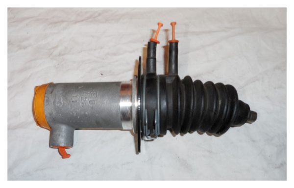 5272.62 Citroen C5 Rear Cylinder (HYDRACTIVE MODELS) - Part No: 527262