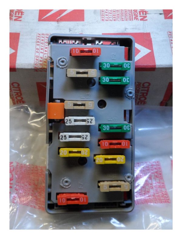 AX Fuse Box - 96068913