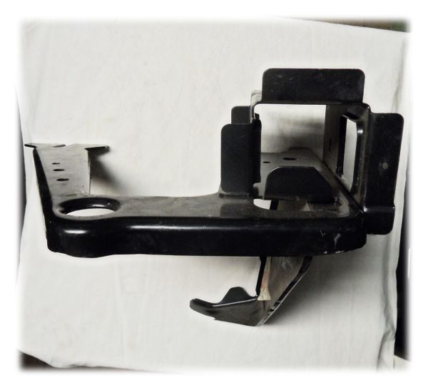 Front Outrigger - 95661948