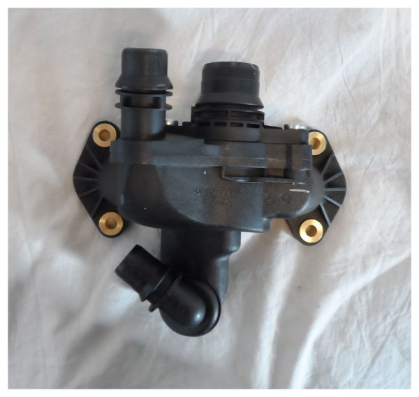 C6 Thermostat Housing - 1336Y3