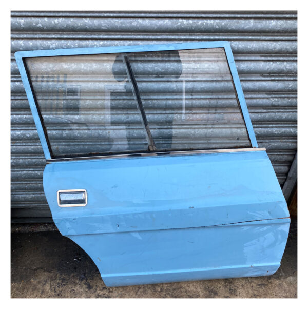 AMI 8 RHR Estate Door