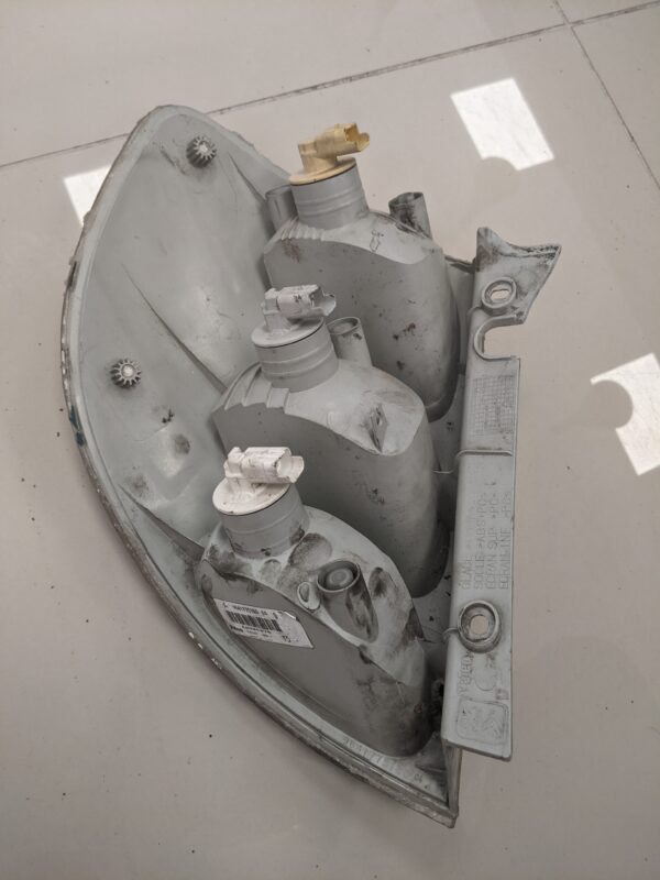 PXL_20211008_125143266 Citroen Pluriel Rear Light Unit RIGHT 9641775180 LHD vehicles