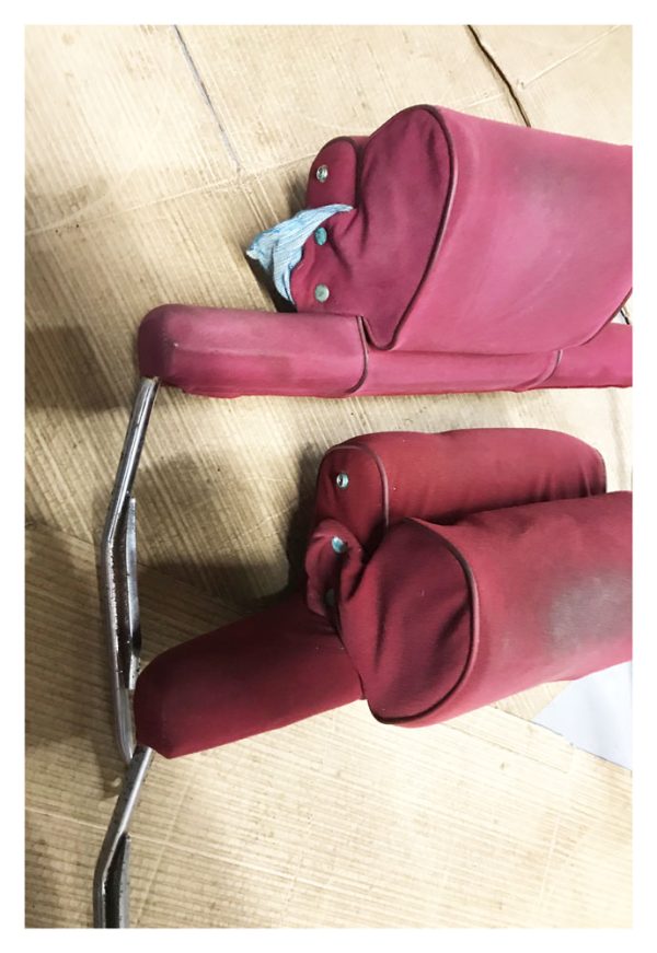 Ds Headrests in red - USED