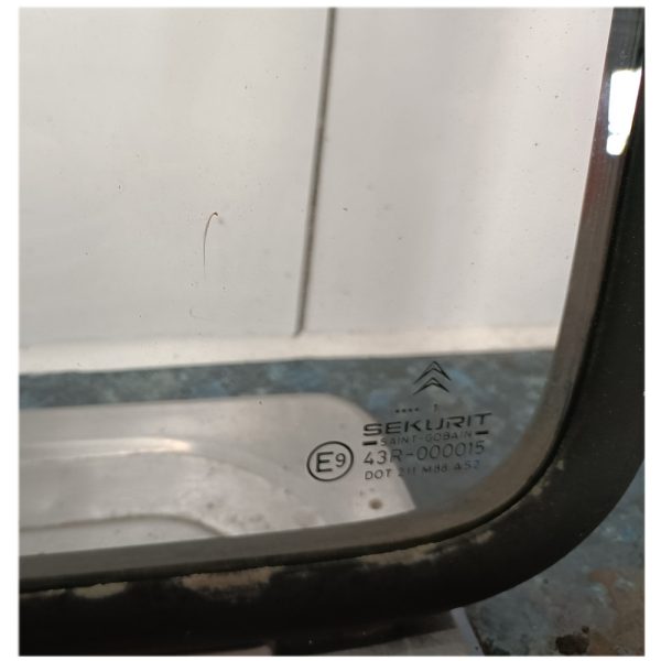 C15 Side window (second hand) 856967   95592632